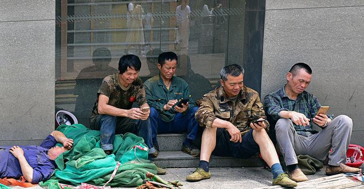 尝试自己拆除地面，第一天用电镐的感受，农民工太不容易了